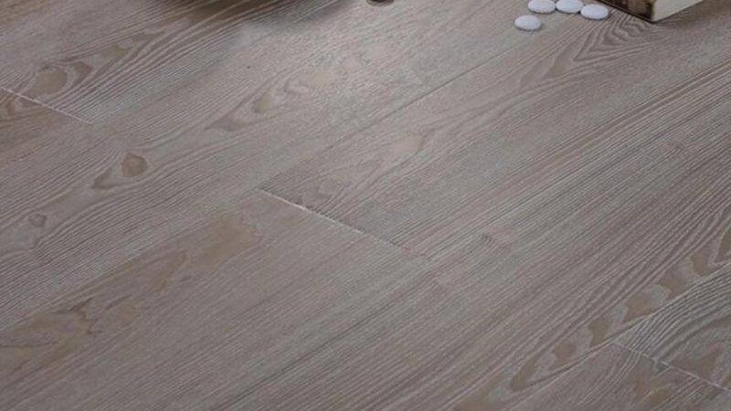 多层实木地板安装费用报价：揭秘影响价格的关键因素